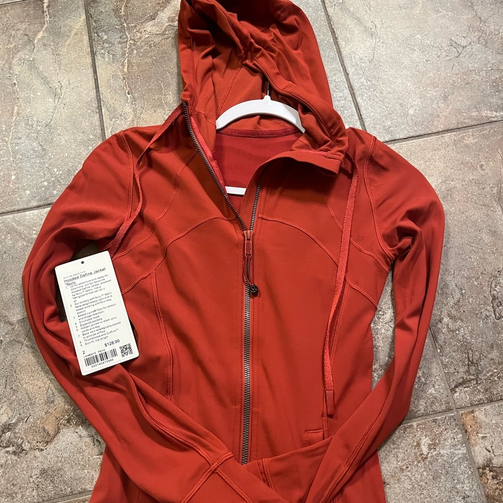 Lululemon hooded define jacket Nulu size 2 maroon